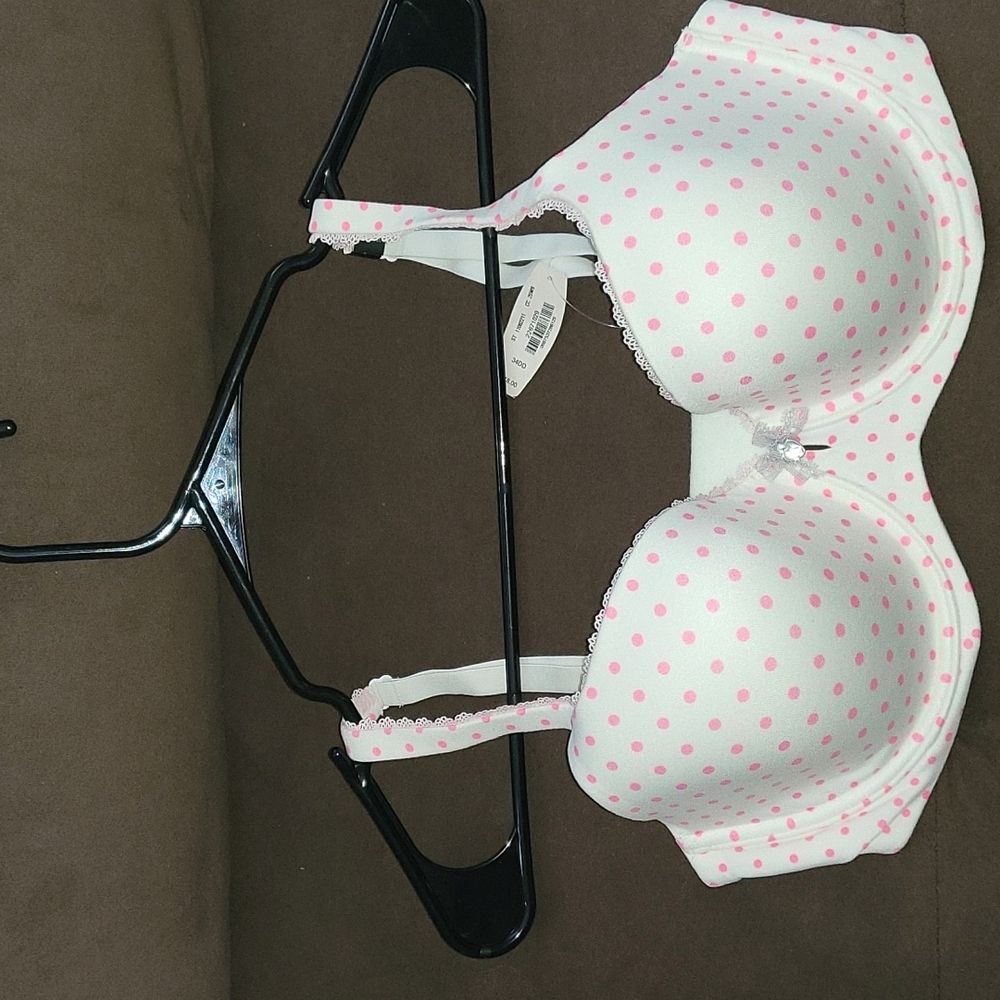 Victoria's Secret 34DD bra
